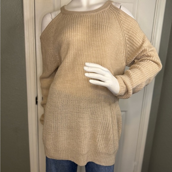 Sanctuary/ Anthropologie Cold Shoulder Sweater Size Medium. - Picture 4 of 14